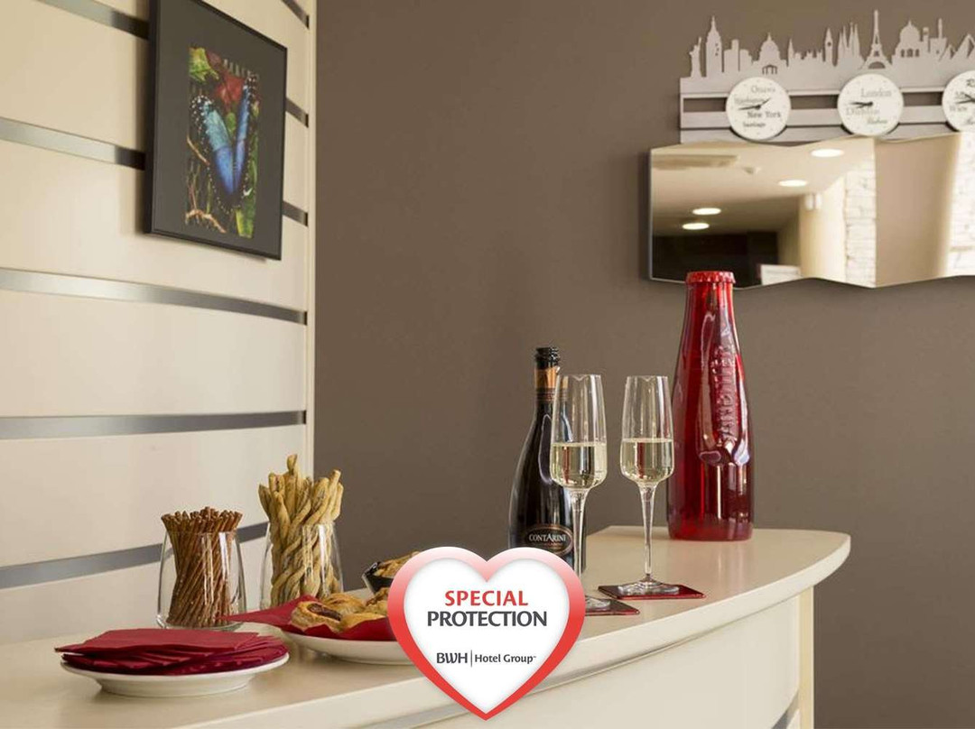 水晶皇宫酒店主图