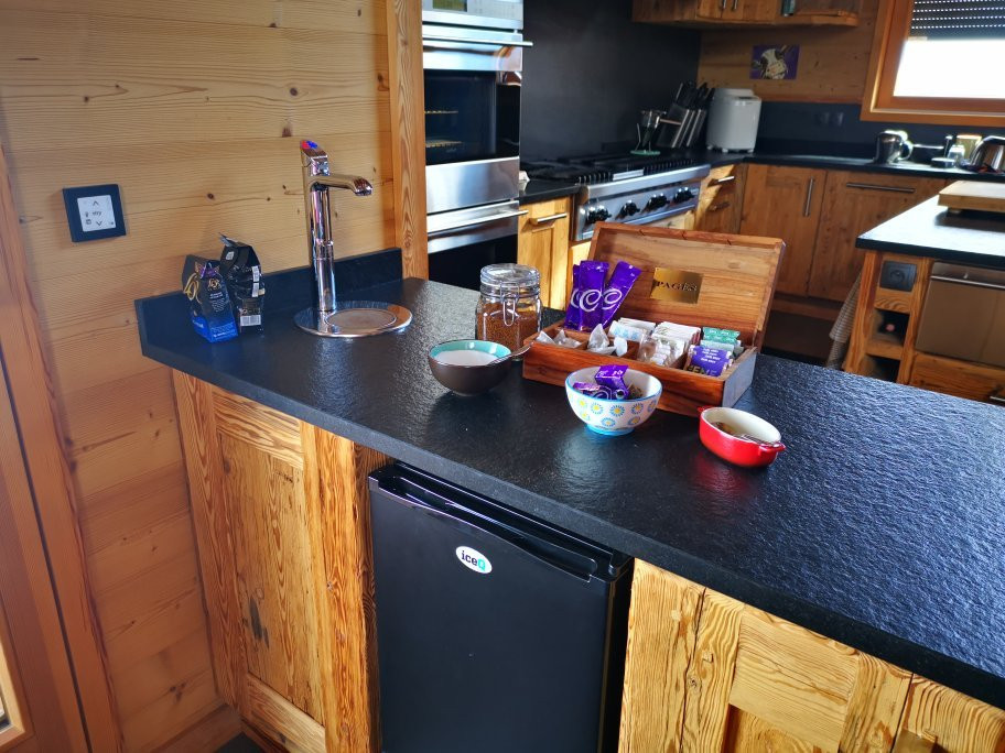 Alpine Descents, Chalet Carnauba主图