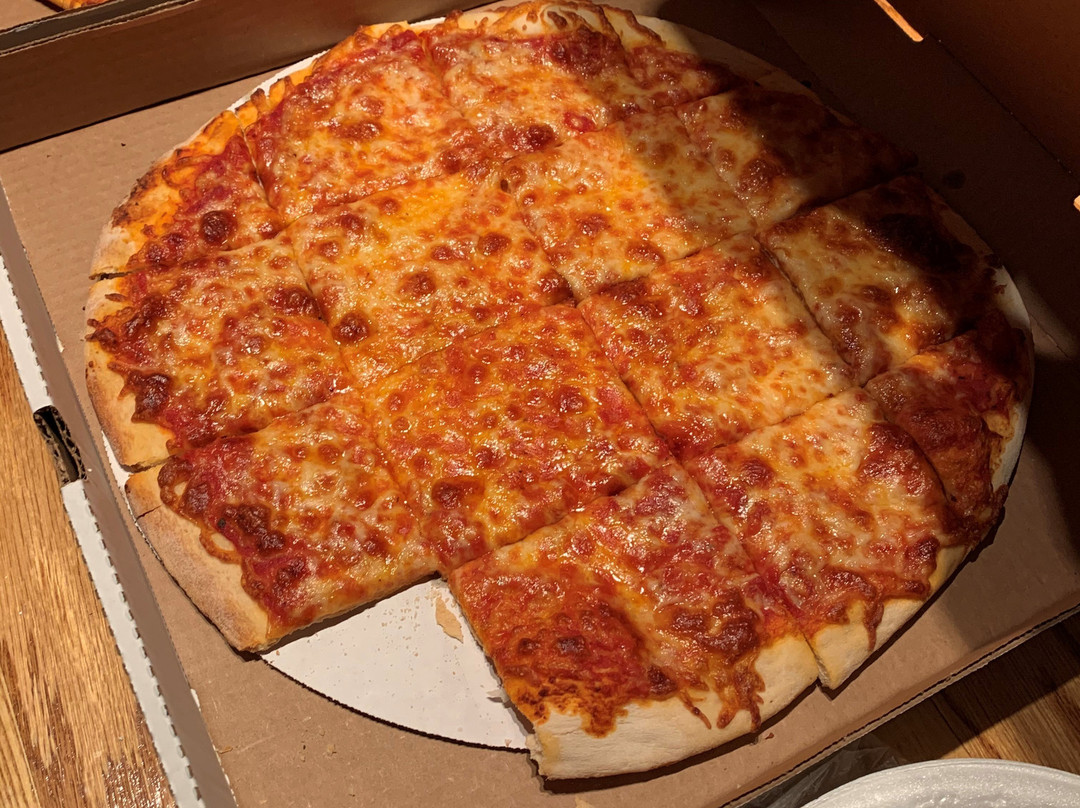 Hubertus餐馆和美食-Carol Ann's Pizza