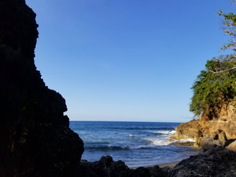 Puerto Hermina Beach-Quebradillas必去景点
