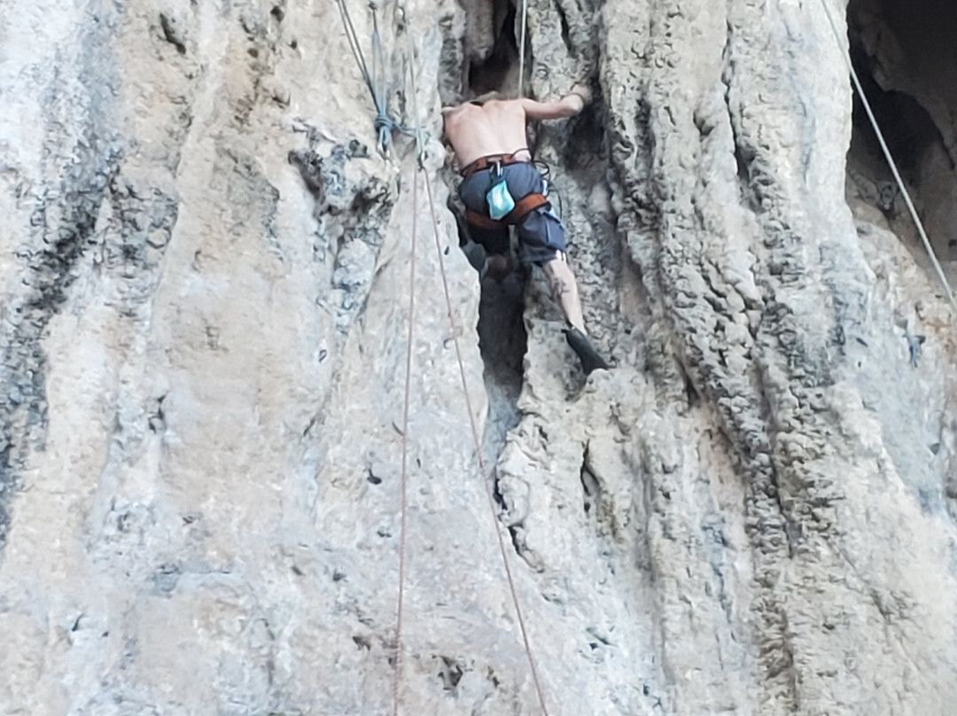 国王攀岩中心-莱利海滩必去景点