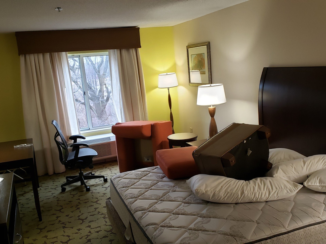 梅里尔维尔希尔顿花园旅馆主图