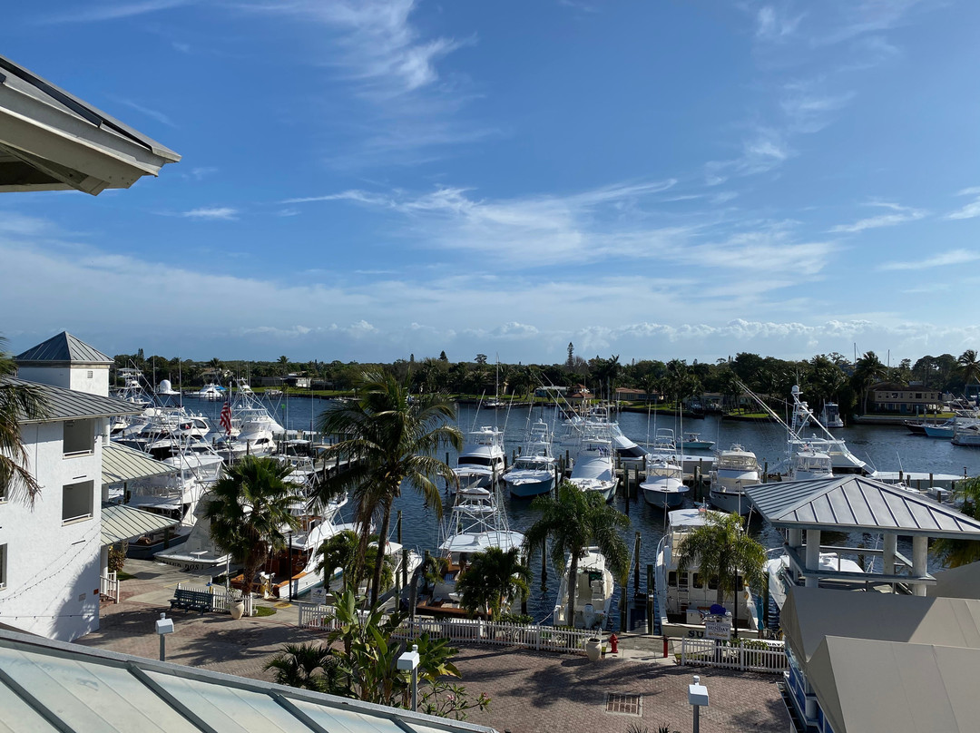 Pirate's Cove Resort and Marina主图