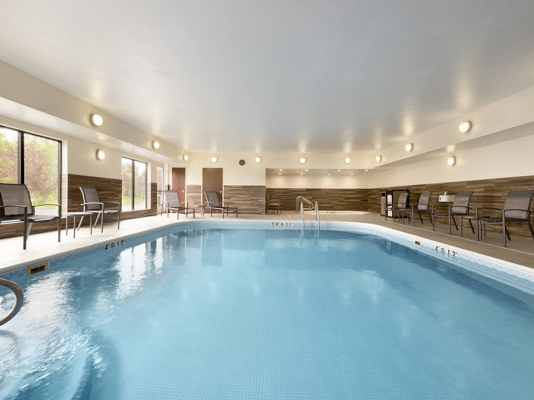 曼切斯特哈特佛德费尔菲尔斯客栈&套房酒店主图