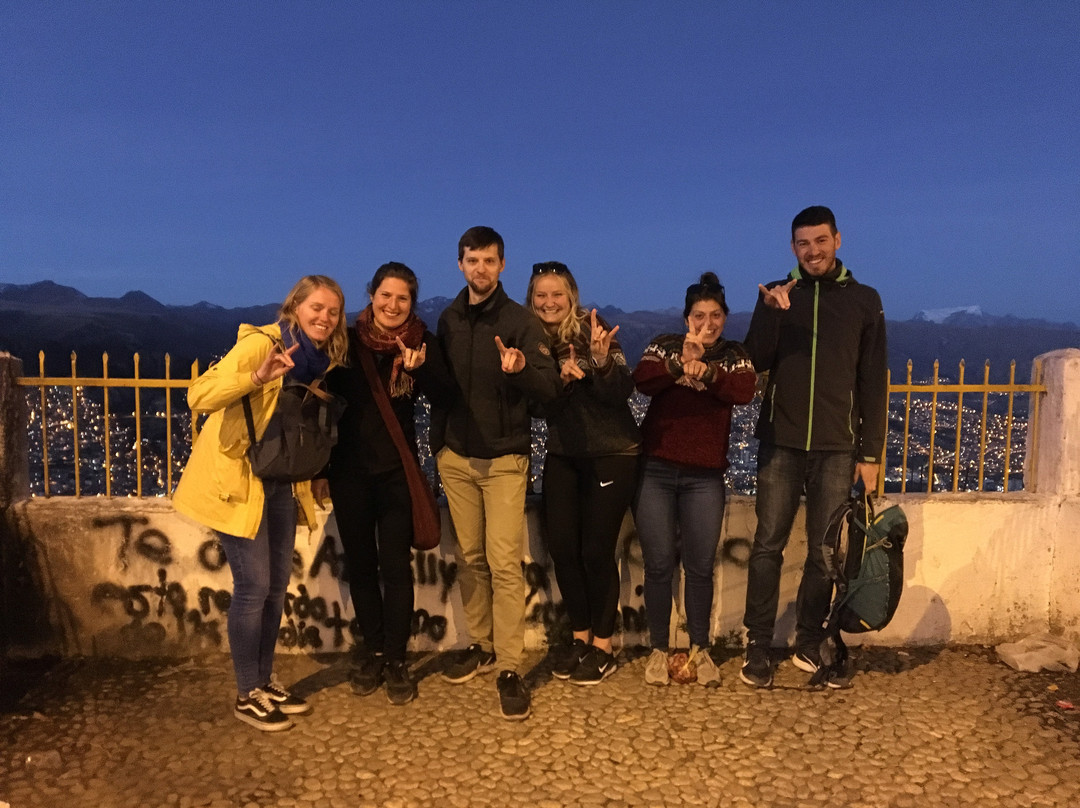 Bolivia Walking Llama-拉巴斯必去景点