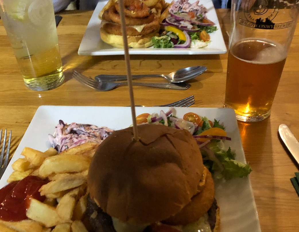 Glan Aber Hotel & Bunkhouse主图