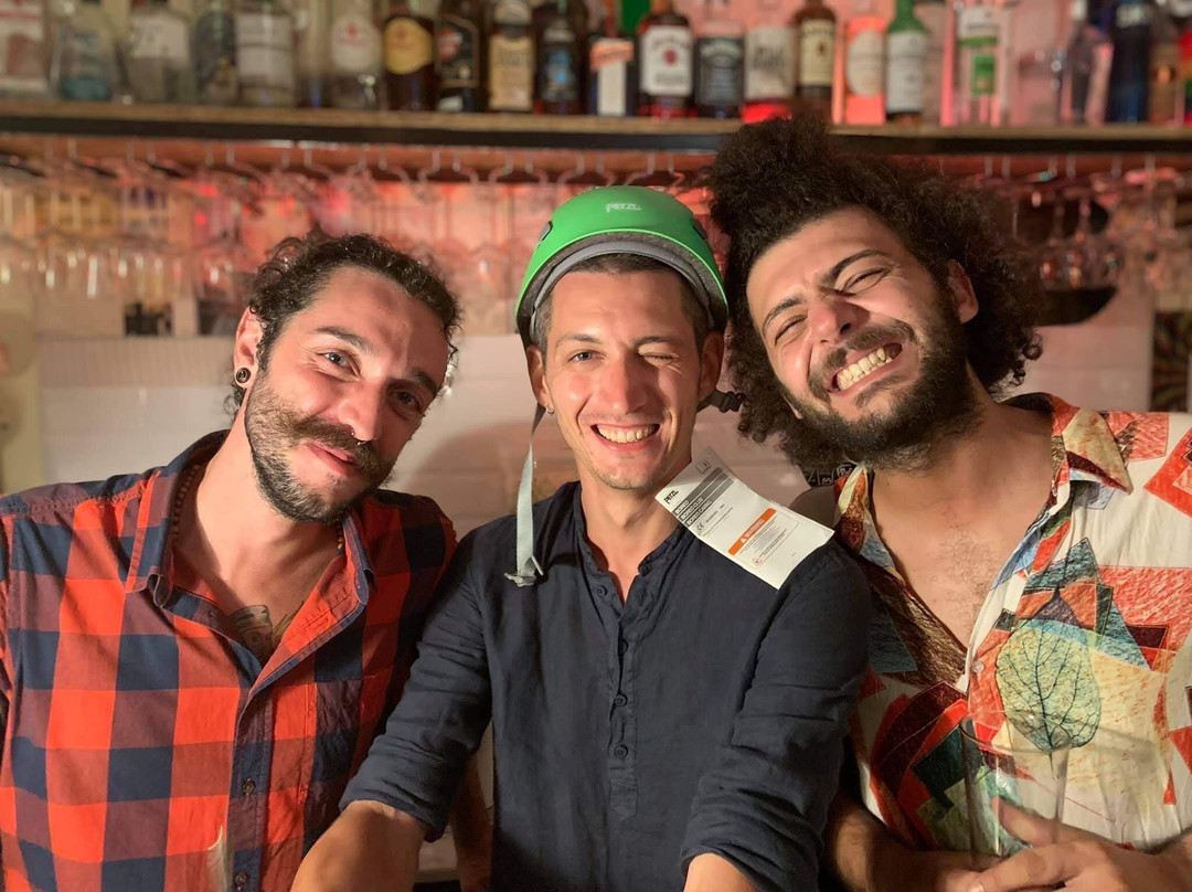 Microclima Vini & Vinili-福利尼奥必去景点