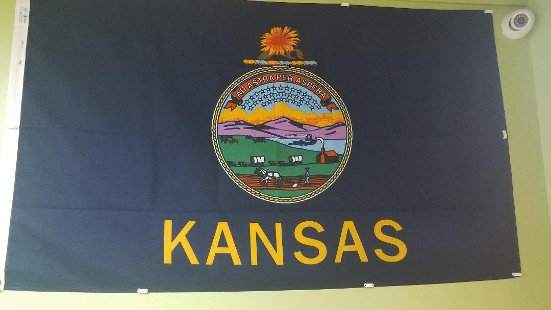 恩波里亚速8酒店主图