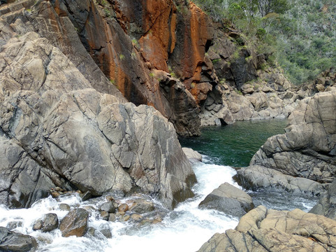 Oleti Tours-努美阿必去景点