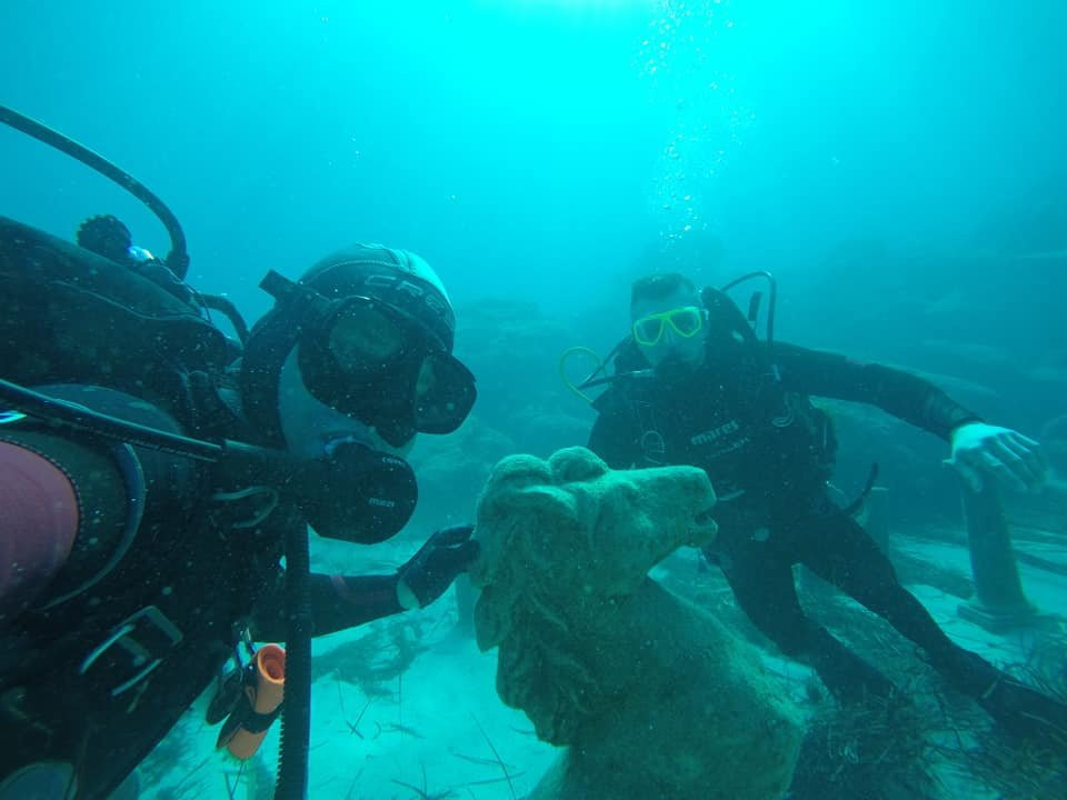 Reef Junkies景点图片