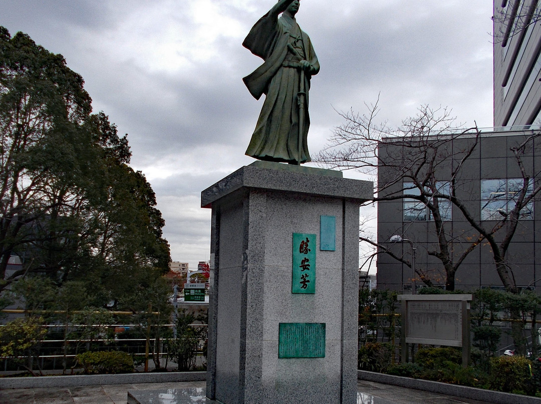 Statue of Kaishu Katsu景点图片