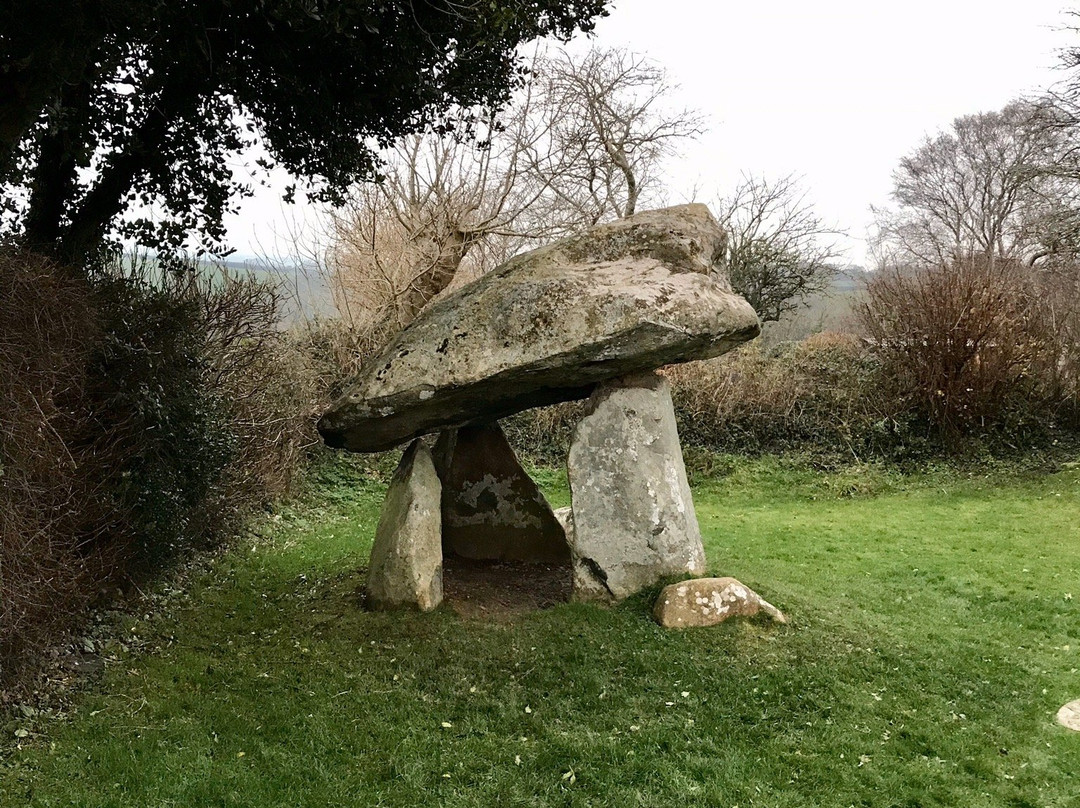 Carreg Coetan Burial Chamber-Newport -Trefdraeth必去景点
