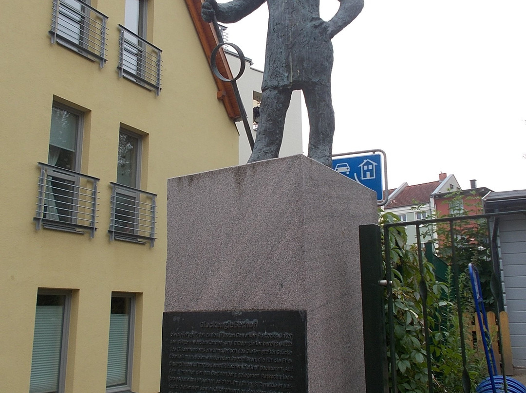 Roggentin旅游景点-Skulptur "Glockengiesser"