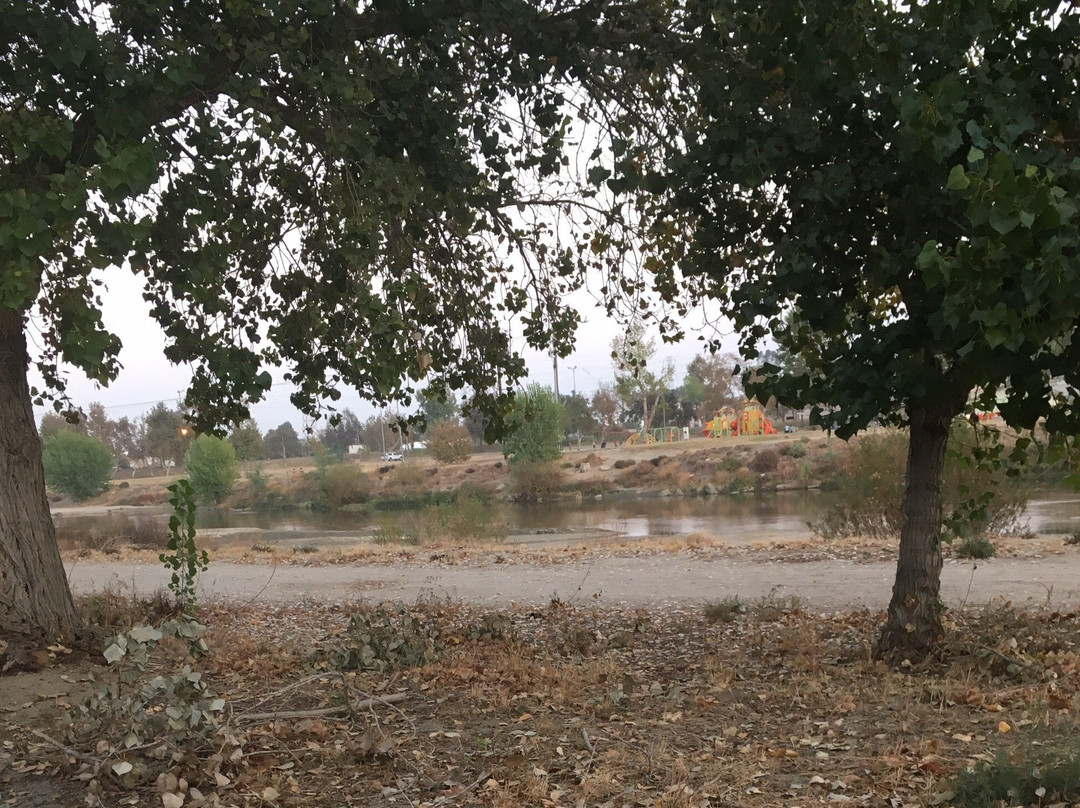 Bakersfield River Run RV Park主图