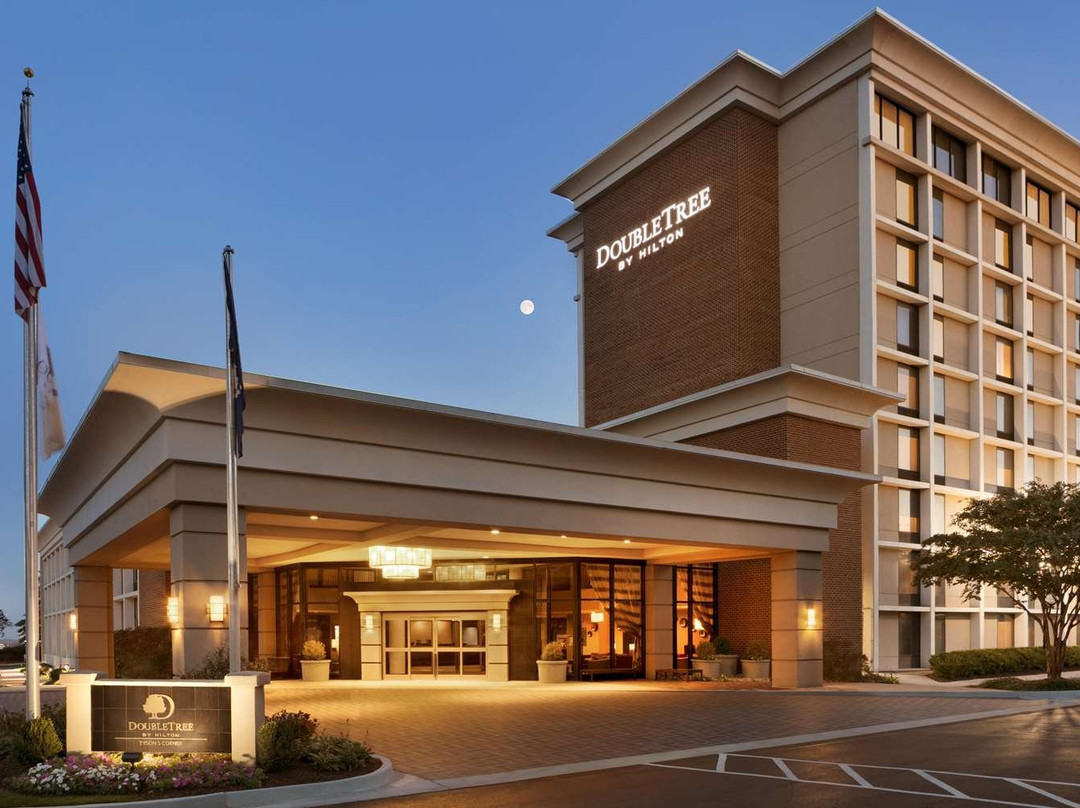 Doubletree By Hilton Mclean Tysons主图