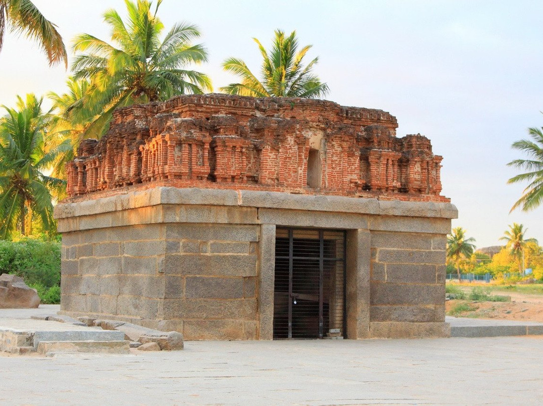 Shivlinga-亨比必去景点