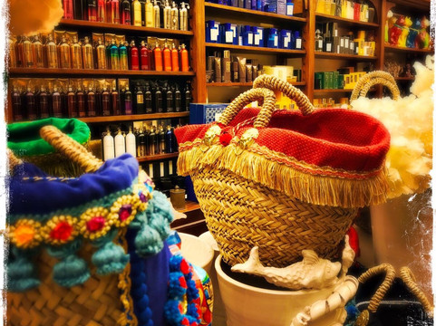 Narcisse Erbe e Profumi-陶尔米纳必去景点