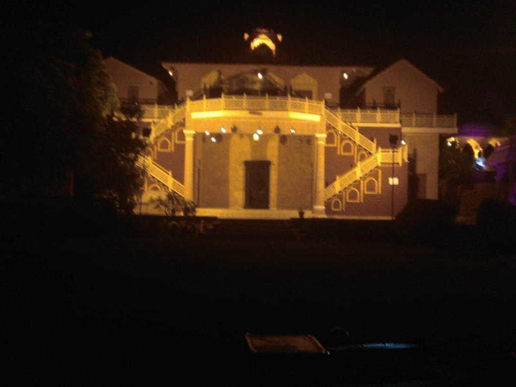 尼亚利哈尼酒店主图