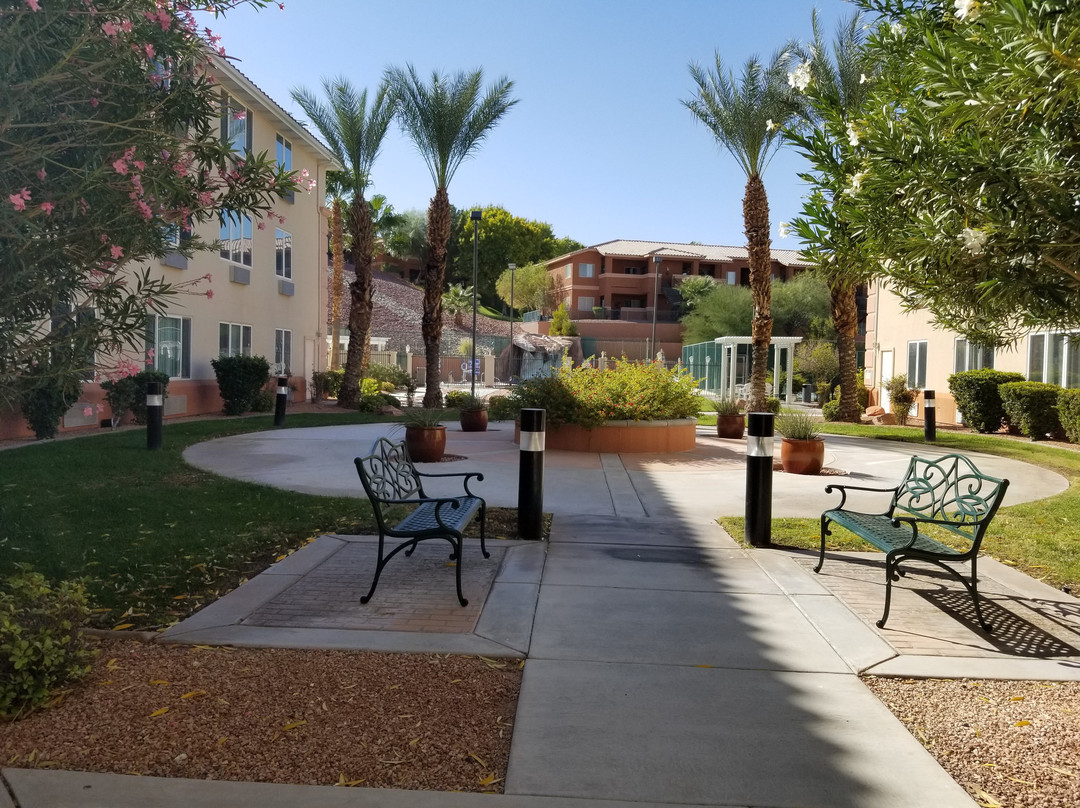 Highland Estates Condotel主图