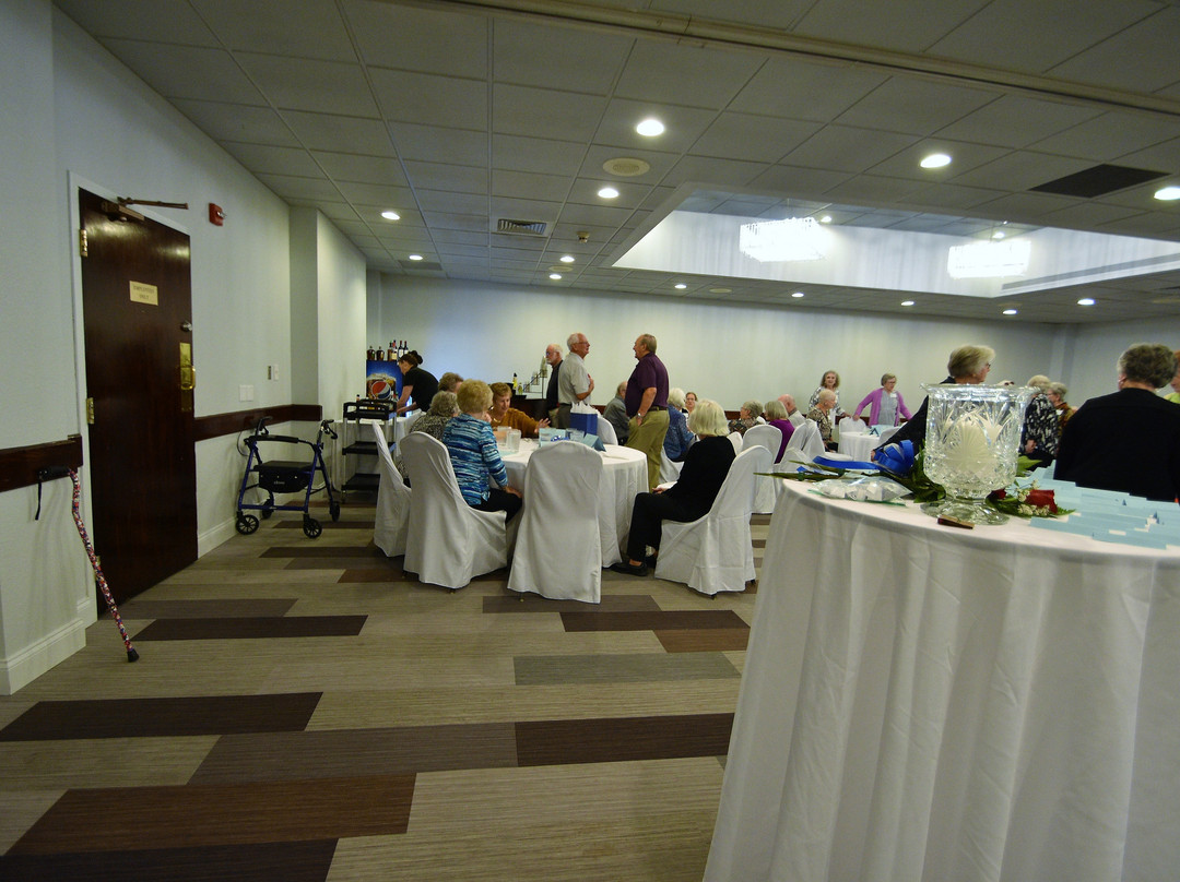 Ramada By Wyndham Statesville主图