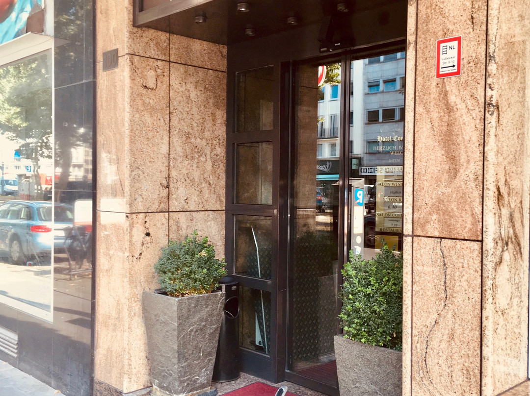 库勒纳酒店主图