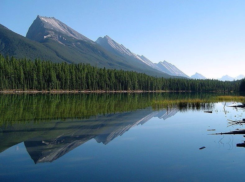 Twin Butte旅游景点-Honeymoon Lake