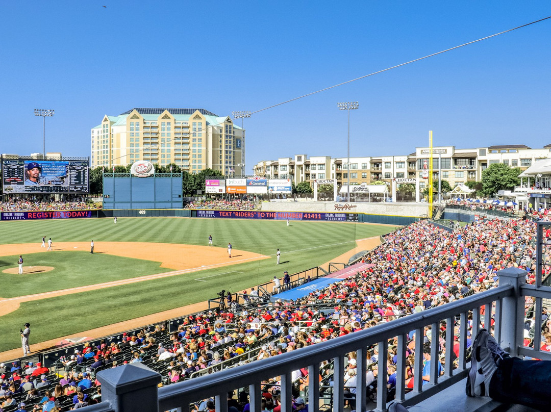 弗里斯科旅游景点-Riders Field