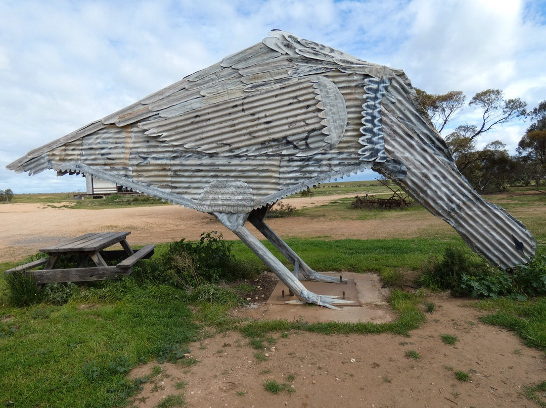 Mallee Hen Sculptures-Patchewollock必去景点