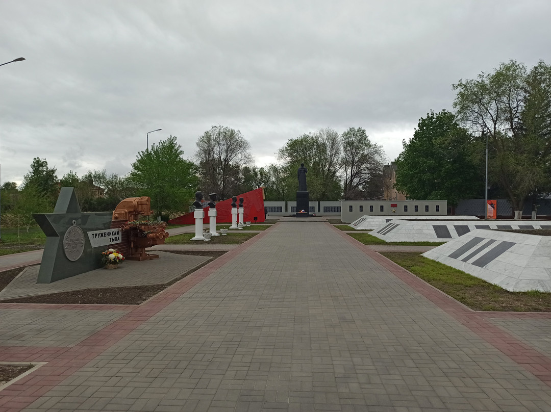 Memorial Complex of Memory and Glory景点图片