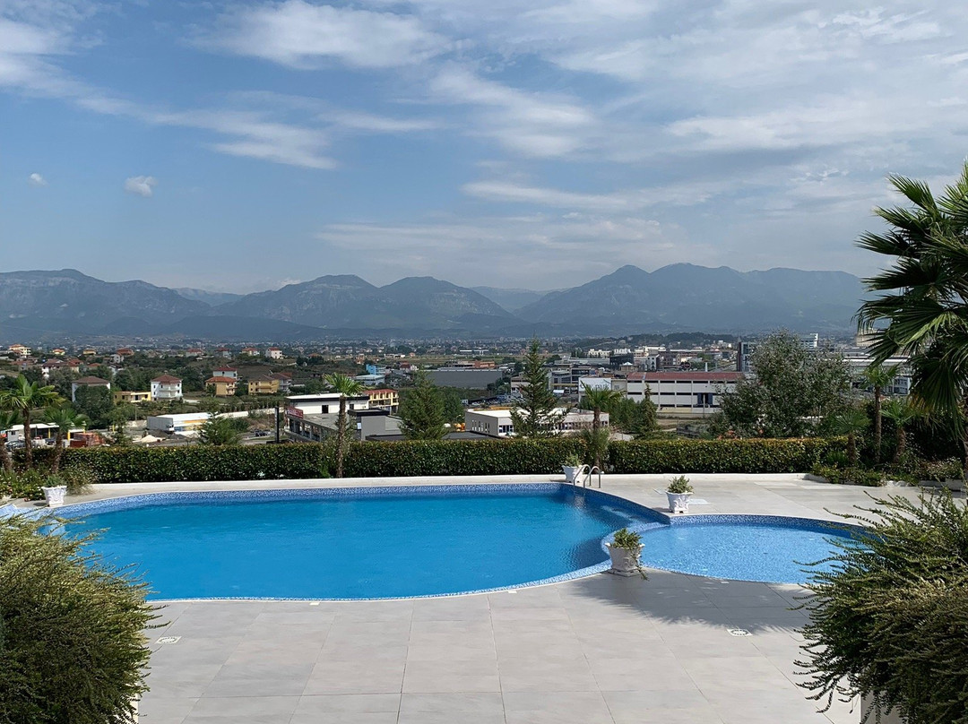 Royal Hill Hotel主图