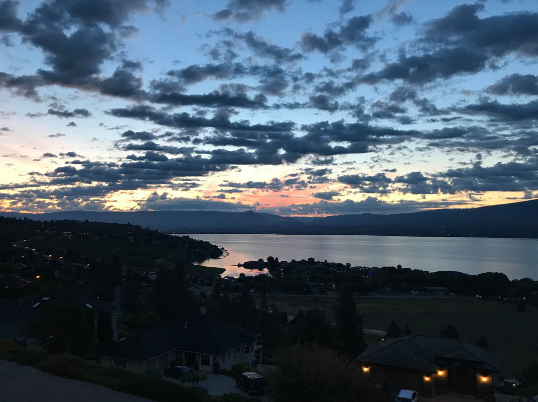 A Lakeview Heights Bed & Breakfast主图