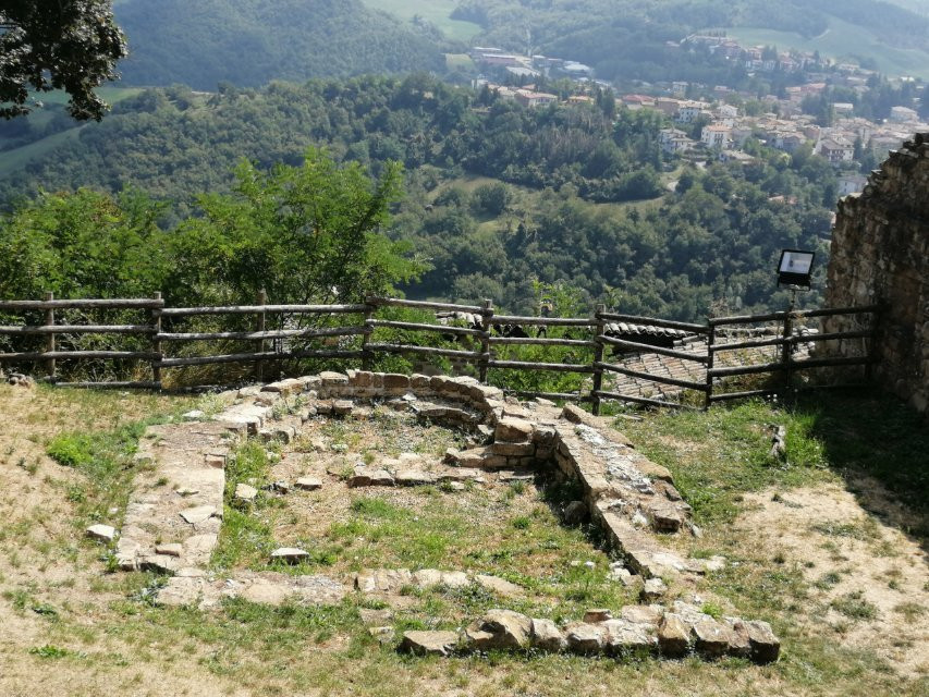 Castello Di Sarzano景点图片
