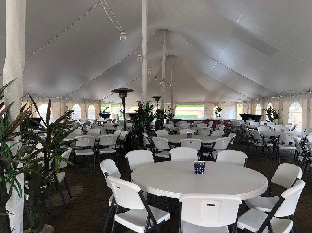 Gold Pyramid House-Wadsworth必去景点