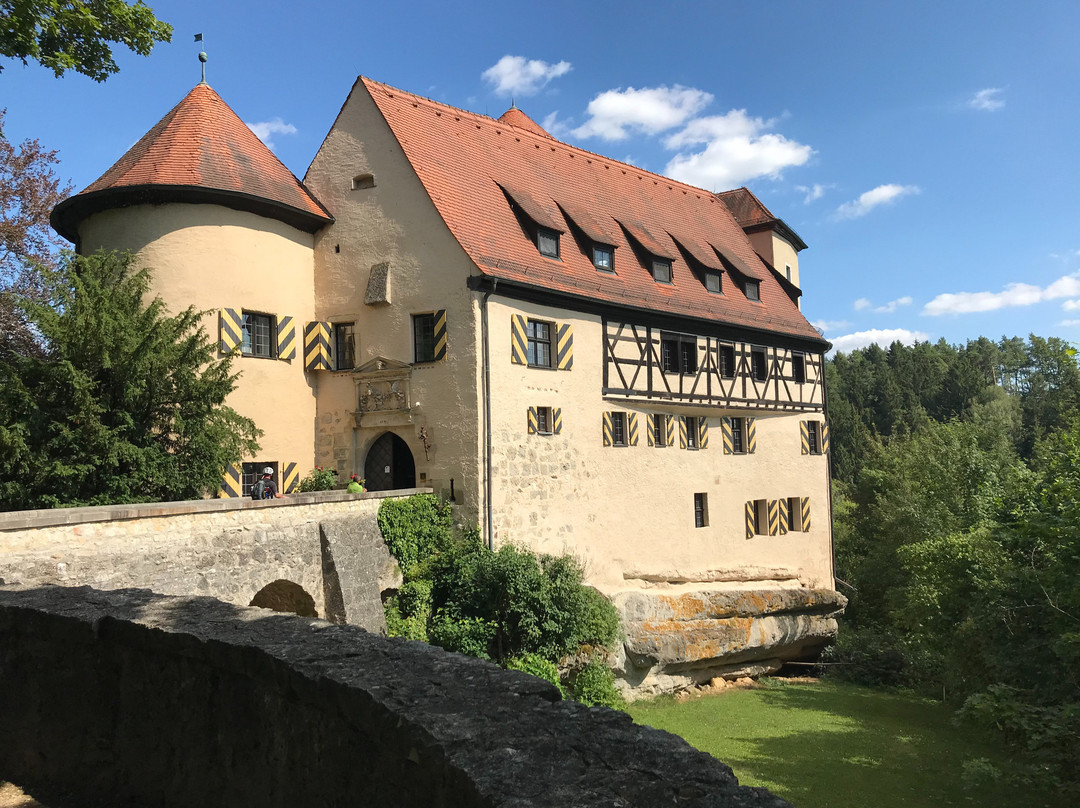雷本斯汀布格酒店主图