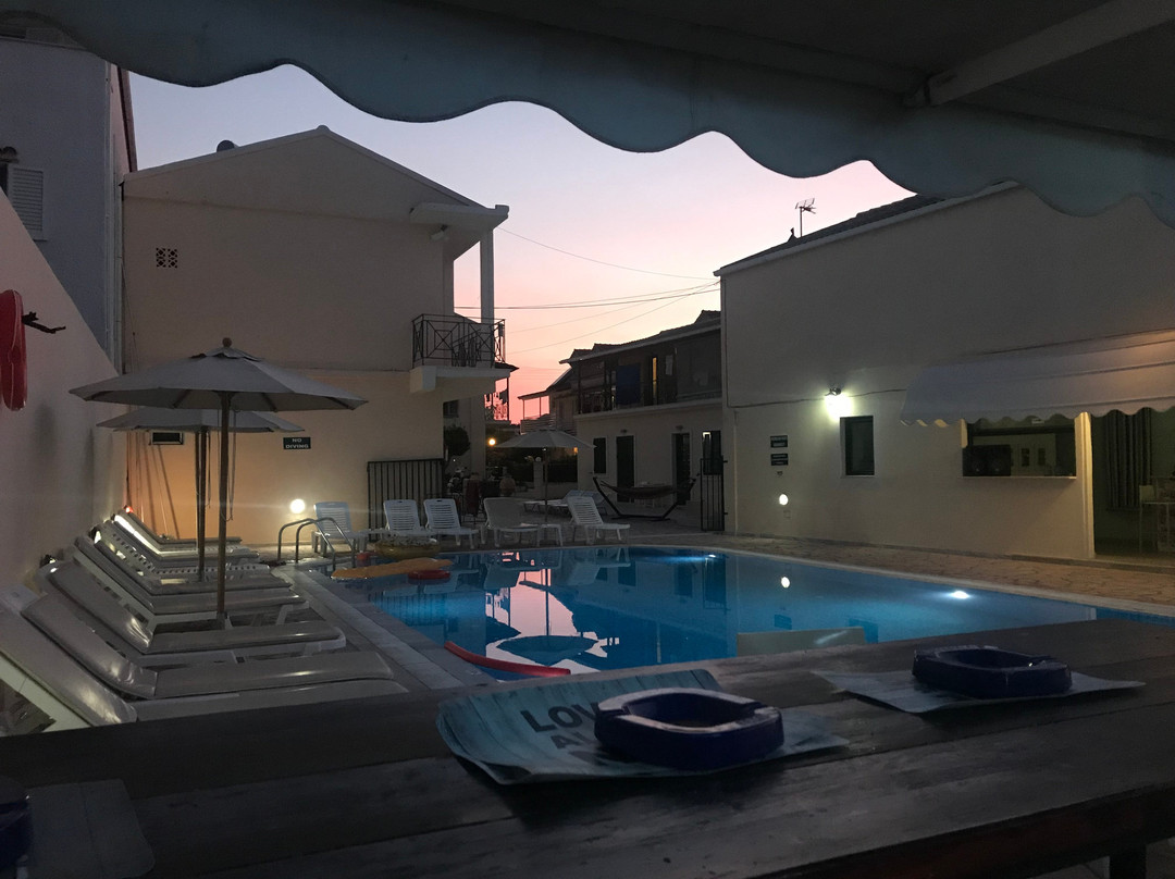 Stavros Beach Apartments