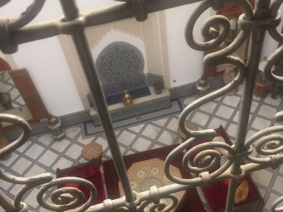 里亚德博斯坦酒店主图