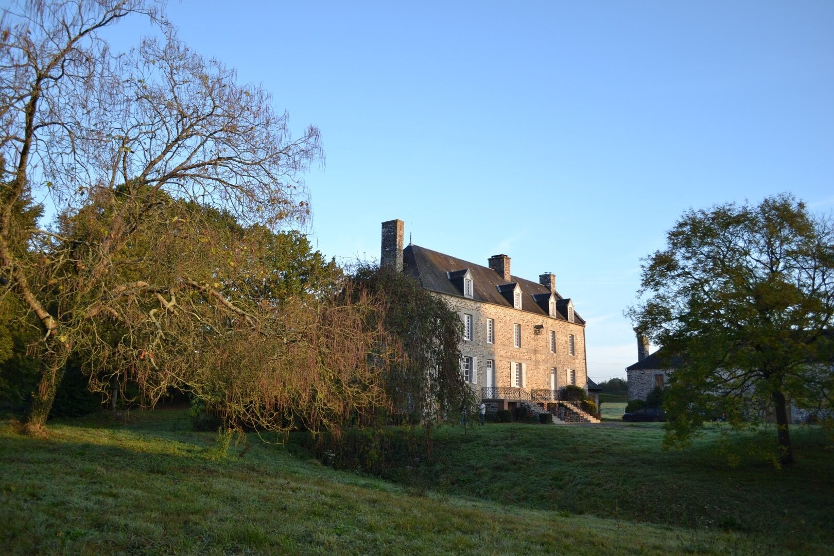 Chateau d'Isigny-官方