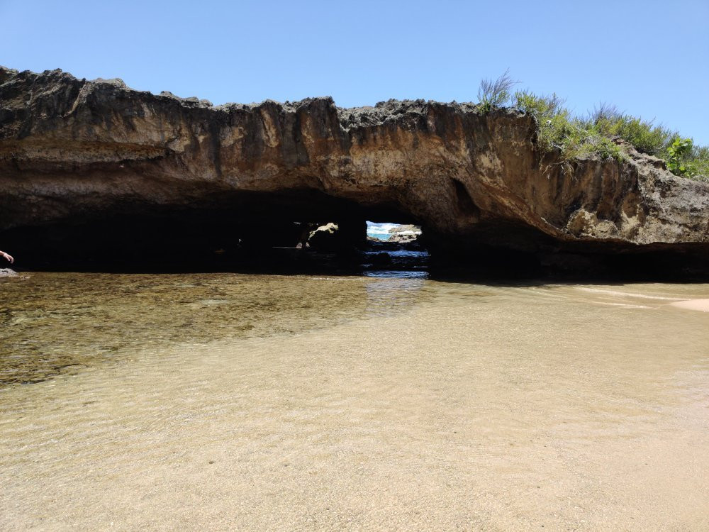 Playa La Cueva Las Golondrinas景点图片