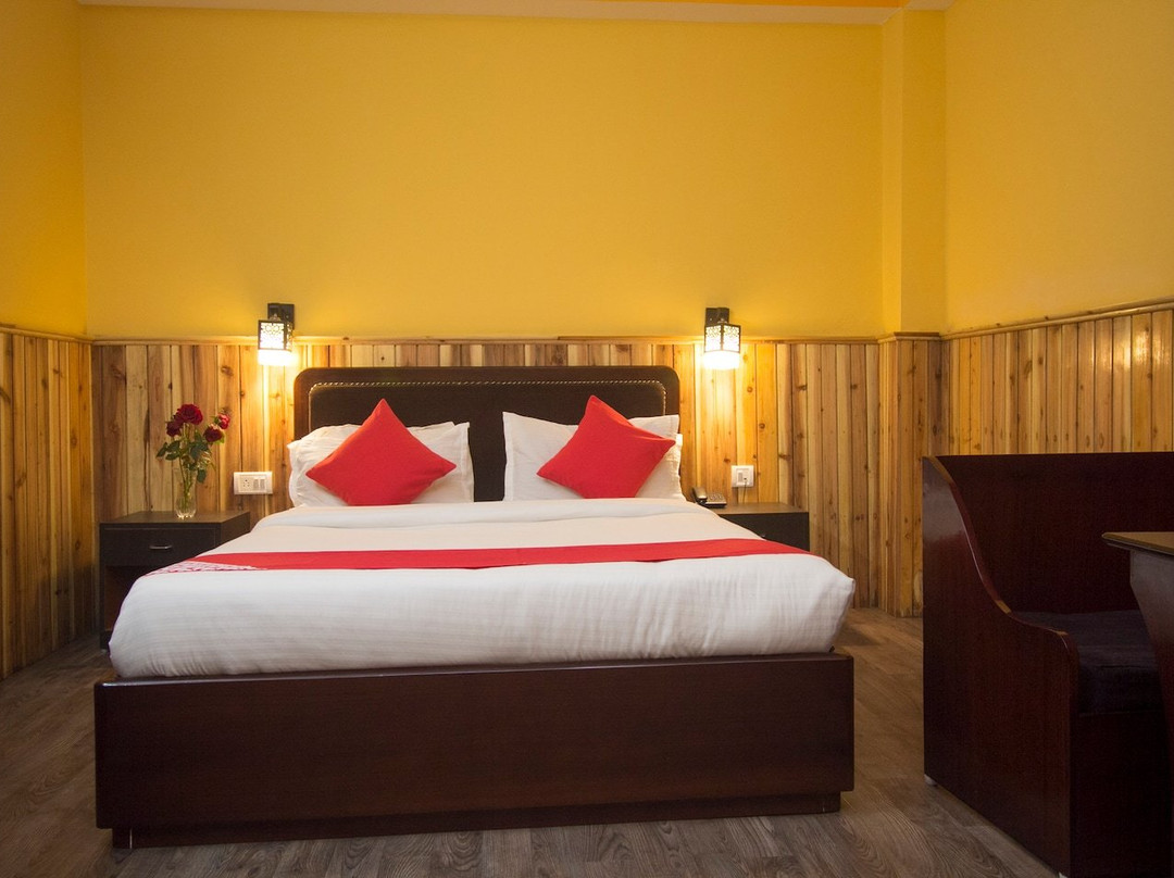 OYO 28377 Juniper Residency主图