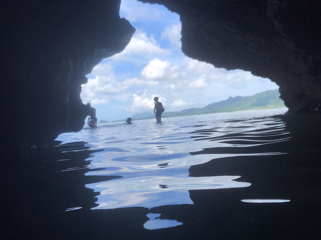 Ishigaki-jima Blue Cave景点图片