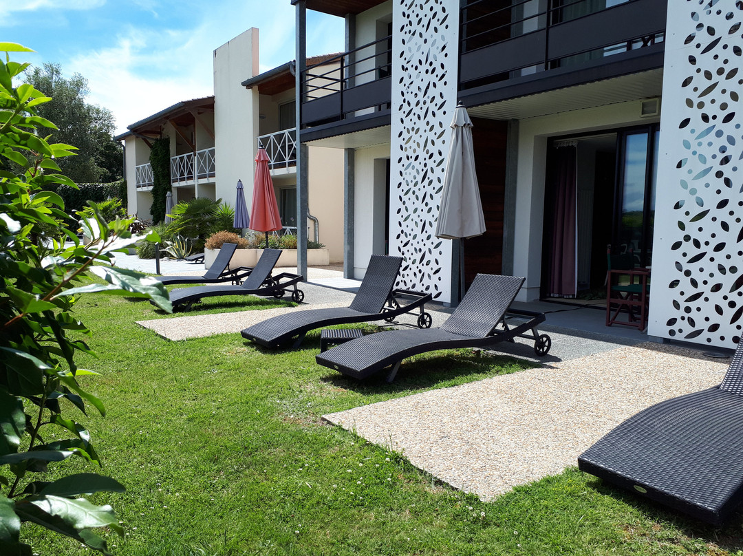 湖花园酒店主图