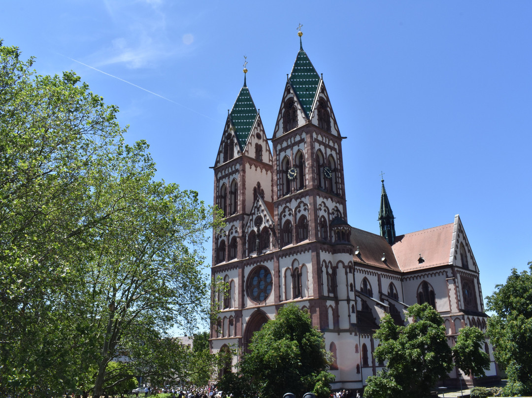 Herz-Jesu-Kirche景点图片
