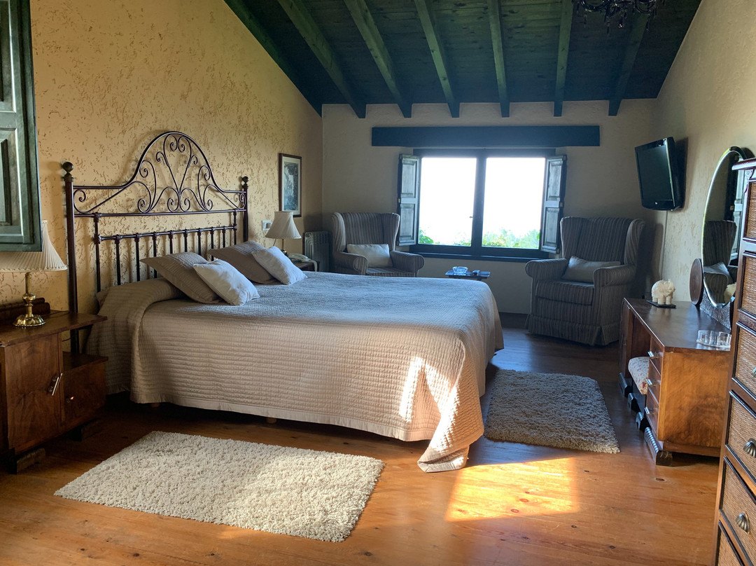 Hotel Paraje Del Asturcon主图