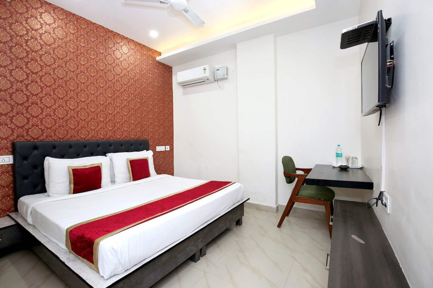 OYO 7100 Hotel Crossroads-官方