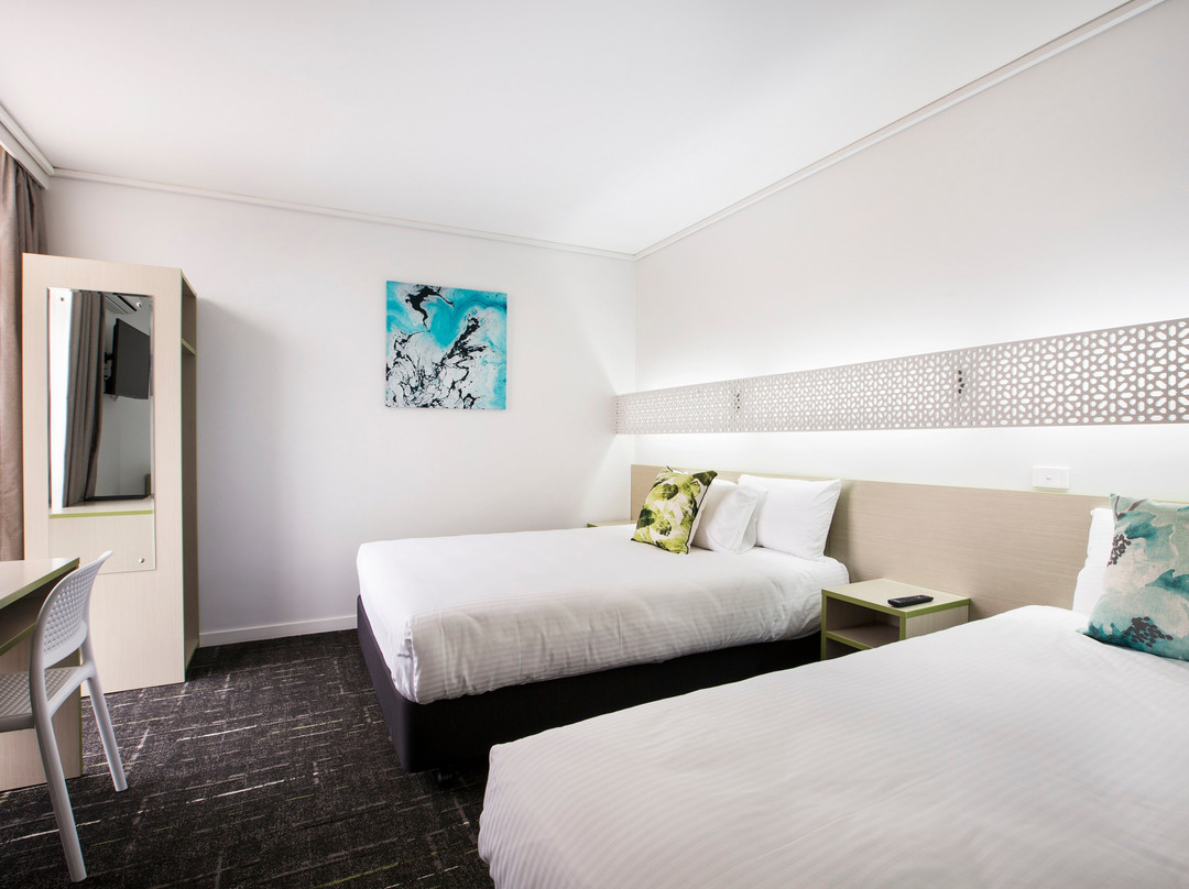 Nightcap at Sandringham Hotel主图