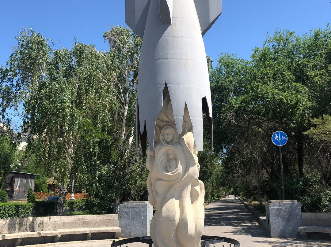 Monument to Residents of Stalingrad (Victims of Bombing)景点图片