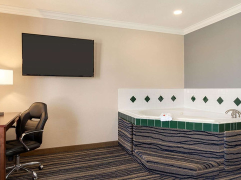 尤里卡温德姆戴斯酒店主图