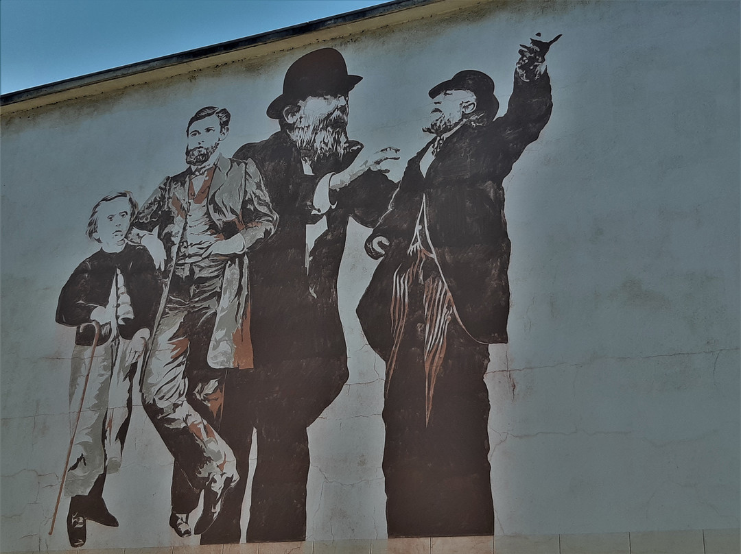 Fresque "Jean Jaures"景点图片