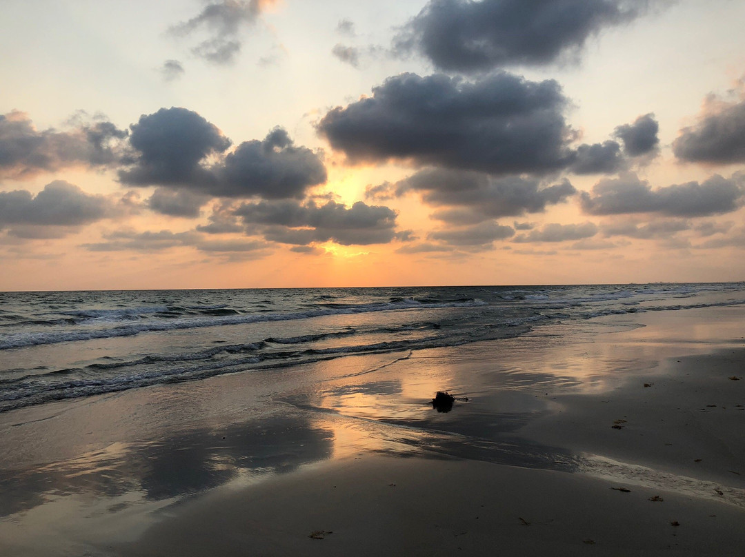 Mae Ram Phueng Beach