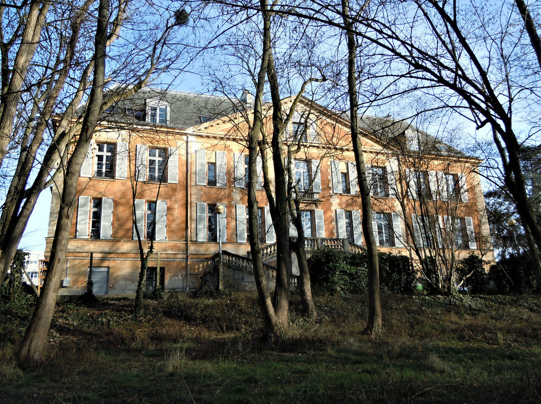 Chateau du Vicomte de Puysegur-Clichy-Sous-Bois必去景点